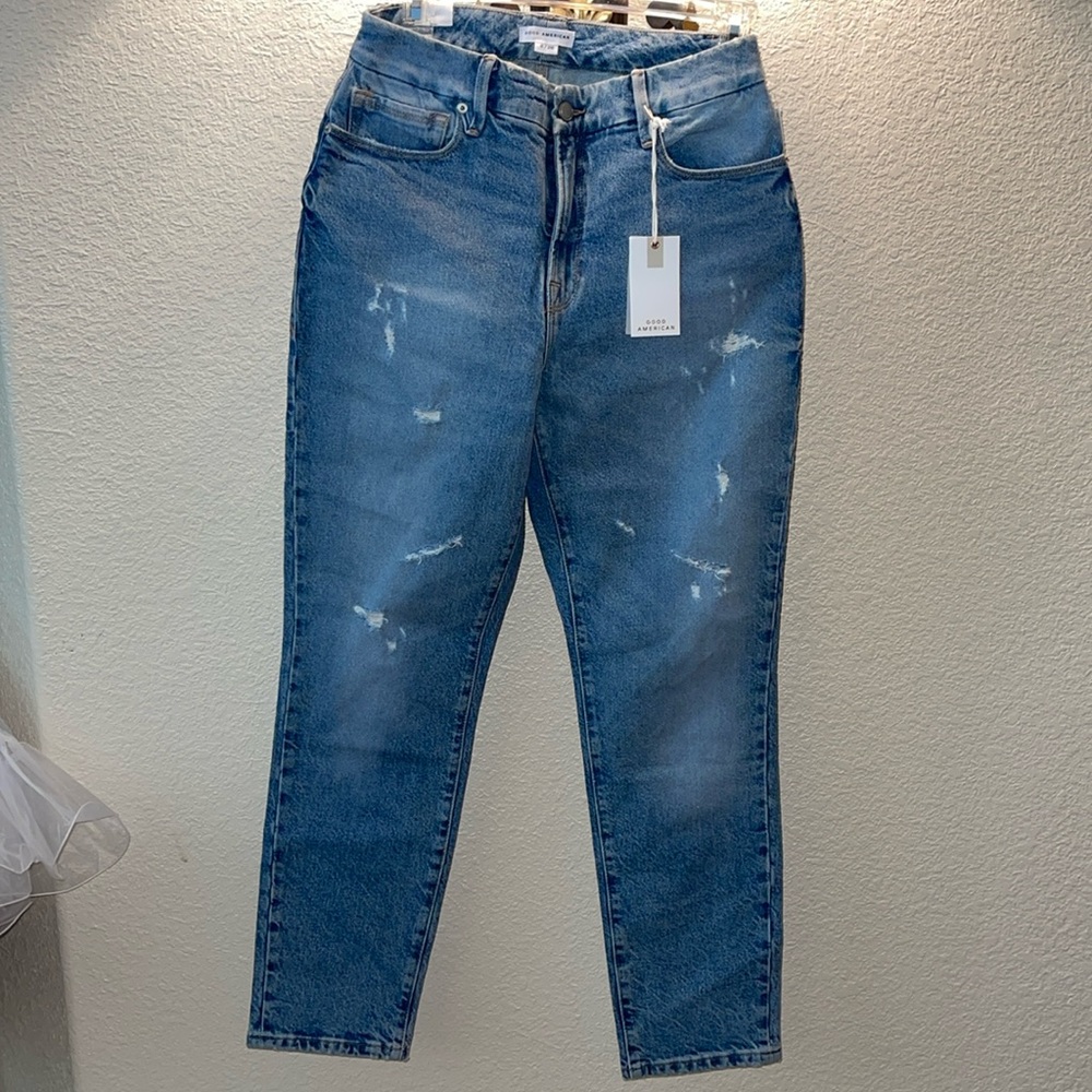Good American skinny ish fit high rise jean